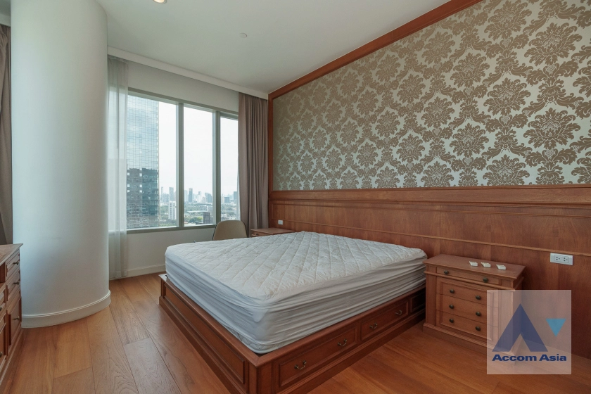 11  3 br Condominium For Rent in Ploenchit ,Bangkok BTS Ratchadamri - MRT Silom at 185 Rajadamri AA11046