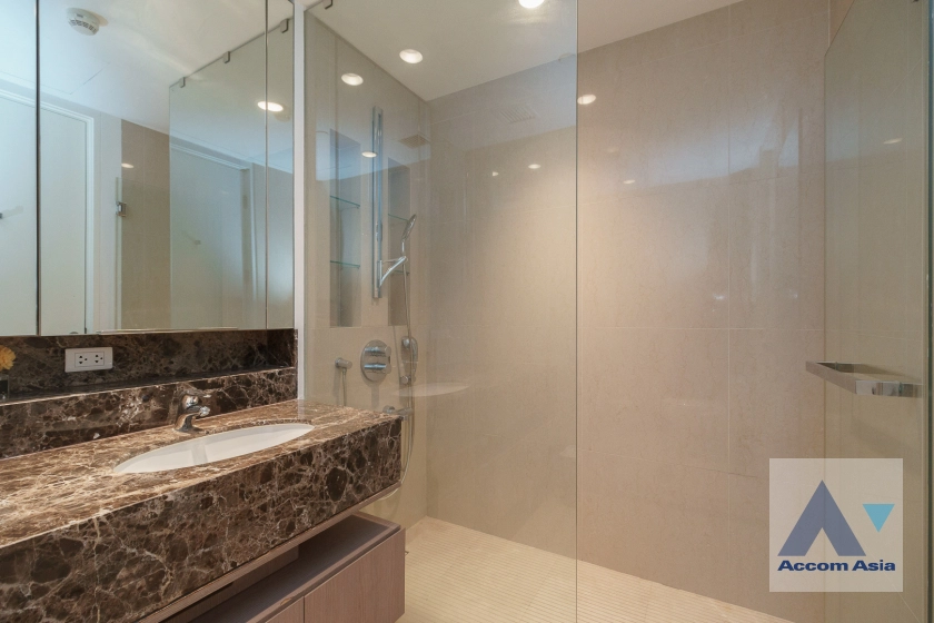 18  3 br Condominium For Rent in Ploenchit ,Bangkok BTS Ratchadamri - MRT Silom at 185 Rajadamri AA11046