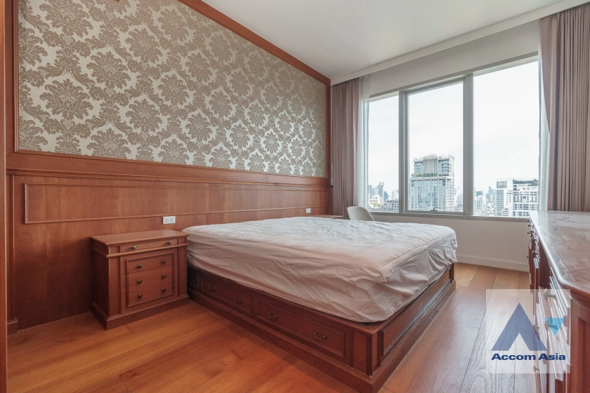 19  3 br Condominium For Rent in Ploenchit ,Bangkok BTS Ratchadamri - MRT Silom at 185 Rajadamri AA11046