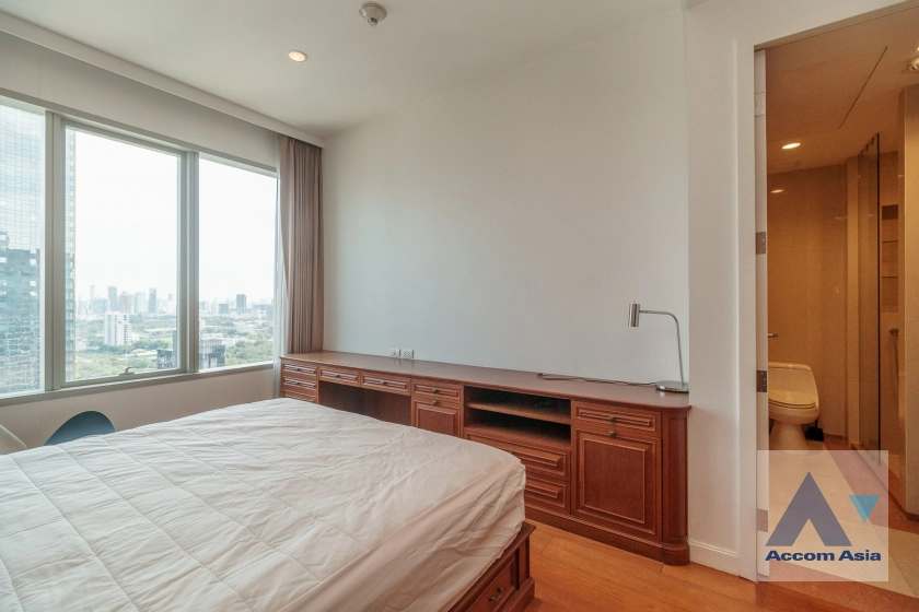 20  3 br Condominium For Rent in Ploenchit ,Bangkok BTS Ratchadamri - MRT Silom at 185 Rajadamri AA11046