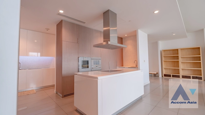 9  3 br Condominium For Rent in Ploenchit ,Bangkok BTS Ratchadamri - MRT Silom at 185 Rajadamri AA11051
