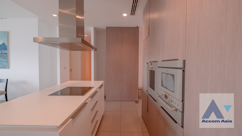12  3 br Condominium For Rent in Ploenchit ,Bangkok BTS Ratchadamri at 185 Rajadamri AA11051