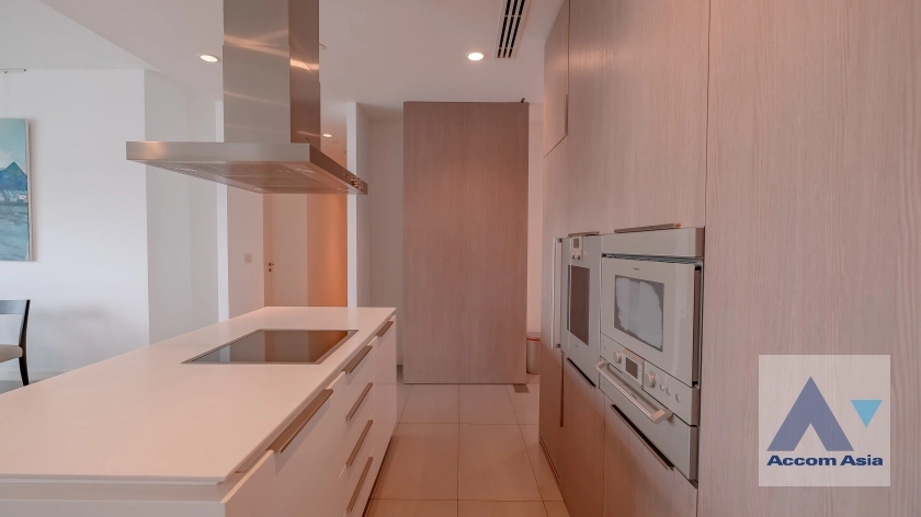 12  3 br Condominium For Rent in Ploenchit ,Bangkok BTS Ratchadamri - MRT Silom at 185 Rajadamri AA11051