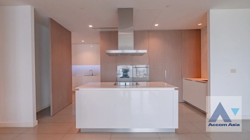 10  3 br Condominium For Rent in Ploenchit ,Bangkok BTS Ratchadamri - MRT Silom at 185 Rajadamri AA11051