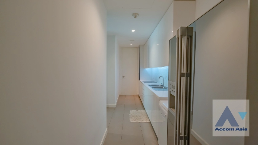 16  3 br Condominium For Rent in Ploenchit ,Bangkok BTS Ratchadamri - MRT Silom at 185 Rajadamri AA11051