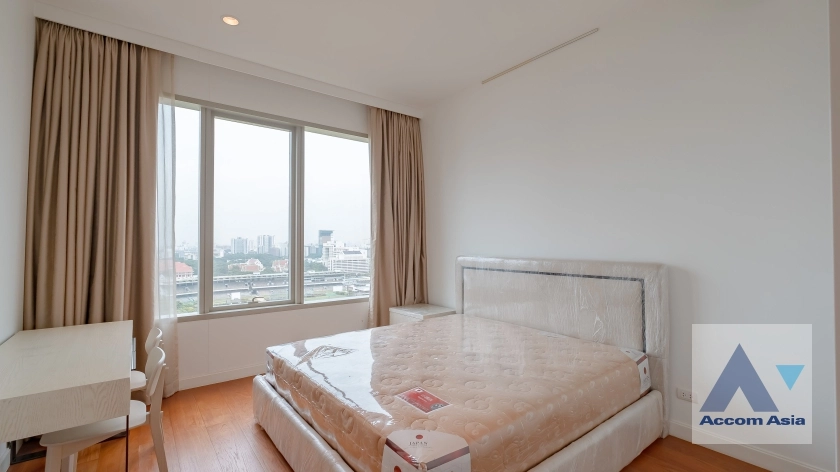 18  3 br Condominium For Rent in Ploenchit ,Bangkok BTS Ratchadamri - MRT Silom at 185 Rajadamri AA11051