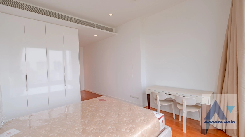 19  3 br Condominium For Rent in Ploenchit ,Bangkok BTS Ratchadamri - MRT Silom at 185 Rajadamri AA11051