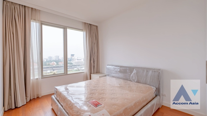 23  3 br Condominium For Rent in Ploenchit ,Bangkok BTS Ratchadamri - MRT Silom at 185 Rajadamri AA11051