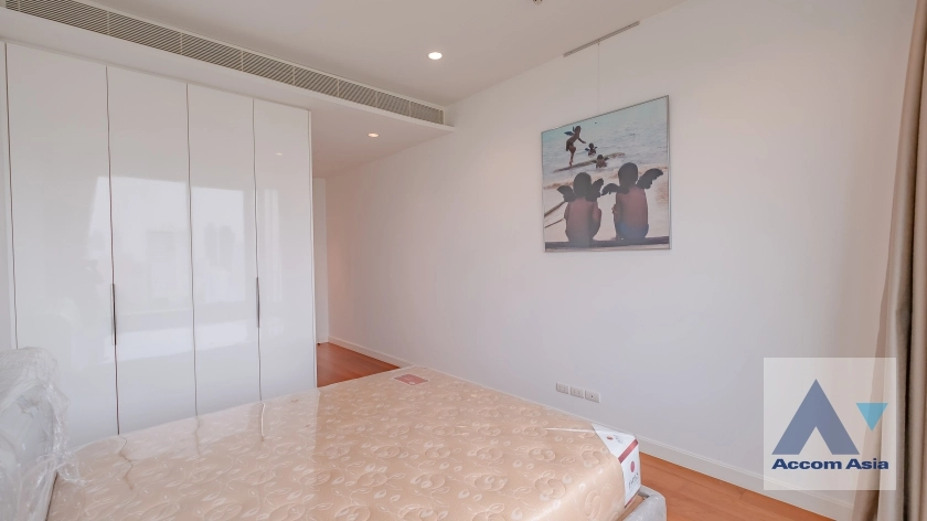 25  3 br Condominium For Rent in Ploenchit ,Bangkok BTS Ratchadamri - MRT Silom at 185 Rajadamri AA11051