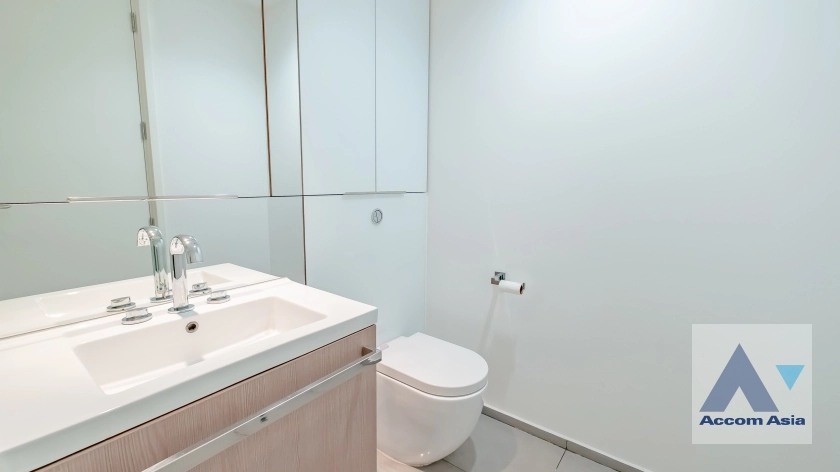 26  3 br Condominium For Rent in Ploenchit ,Bangkok BTS Ratchadamri - MRT Silom at 185 Rajadamri AA11051