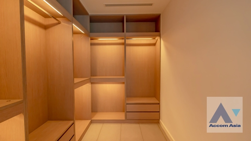 31  3 br Condominium For Rent in Ploenchit ,Bangkok BTS Ratchadamri - MRT Silom at 185 Rajadamri AA11051