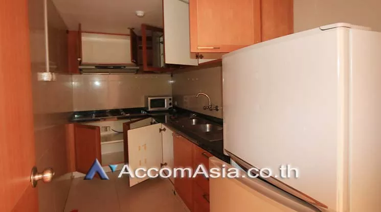 5  2 br Apartment For Rent in Sathorn ,Bangkok MRT Khlong Toei at Low rise Building 21025