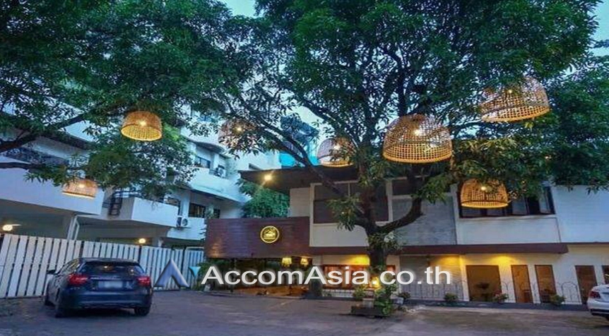  2  2 br House for rent and sale in Sukhumvit ,Bangkok BTS Phra khanong AA11069