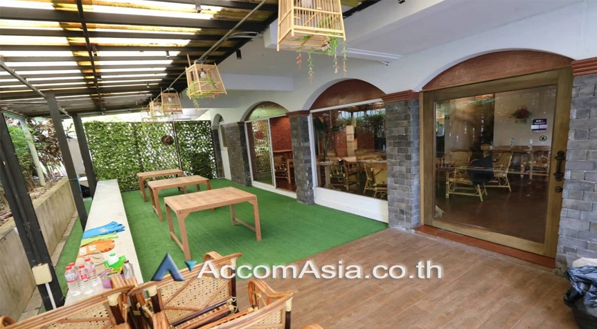 4  2 br House for rent and sale in Sukhumvit ,Bangkok BTS Phra khanong AA11069