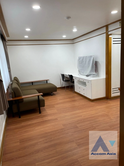 Baan Suksan Condominium  2 Bedroom for Sale & Rent MRT Sukhumvit in Sukhumvit Bangkok