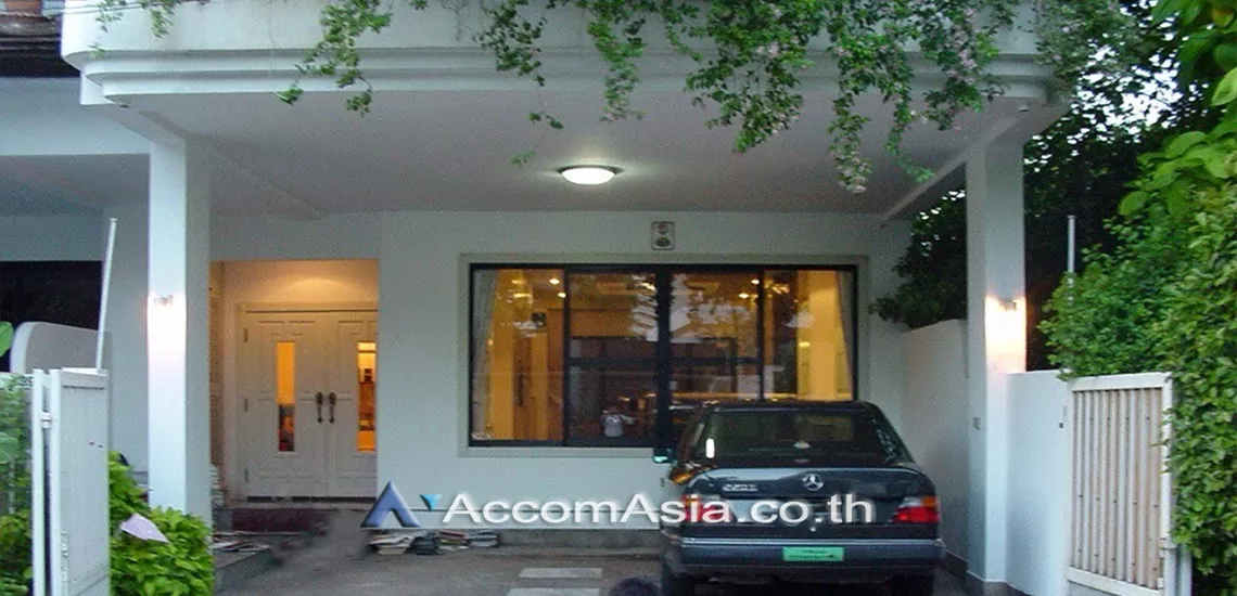 6  4 br Townhouse For Rent in Sukhumvit ,Bangkok BTS Phrom Phong 110192