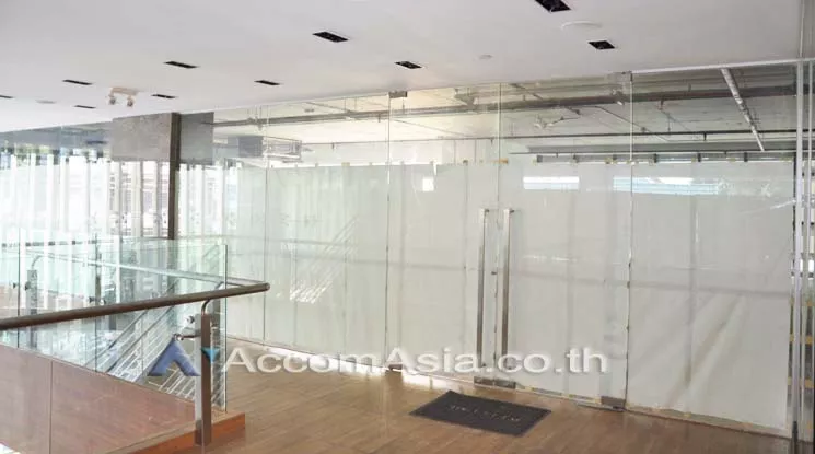 6  Retail / Showroom For Rent in Sukhumvit ,Bangkok BTS Ekkamai at Bangkok Business Center AA11159