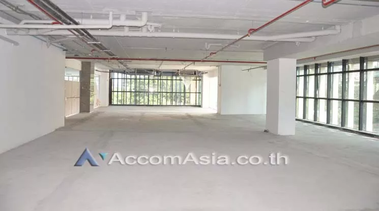 7  Retail / Showroom For Rent in Sukhumvit ,Bangkok BTS Ekkamai at Bangkok Business Center AA11159