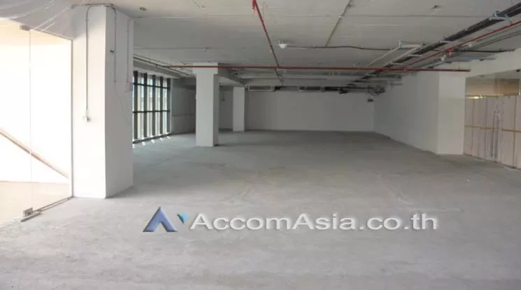 9  Retail / Showroom For Rent in Sukhumvit ,Bangkok BTS Ekkamai at Bangkok Business Center AA11159