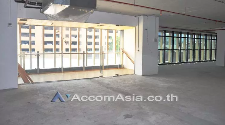 10  Retail / Showroom For Rent in Sukhumvit ,Bangkok BTS Ekkamai at Bangkok Business Center AA11159