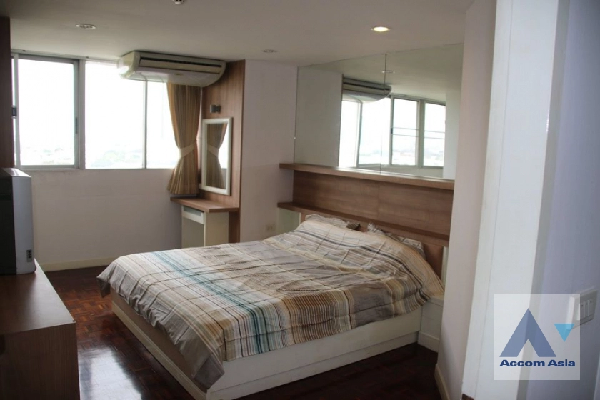 unitFully Furnished |  3 Bedrooms  Condominium For Rent in Sukhumvit, Bangkok  near BTS Ekkamai (AA11193)