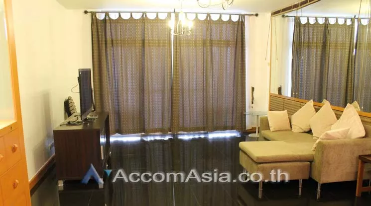  2 Bedrooms  Condominium For Rent in Ploenchit, Bangkok  near BTS Ploenchit (AA11211)