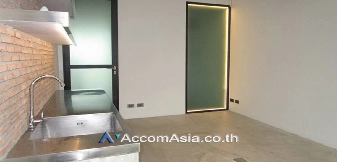  1  3 br Townhouse for rent and sale in Sukhumvit ,Bangkok BTS Thong Lo AA11213