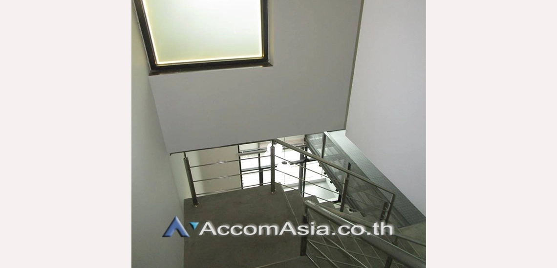 8  3 br Townhouse for rent and sale in sukhumvit ,Bangkok BTS Thong Lo AA11213