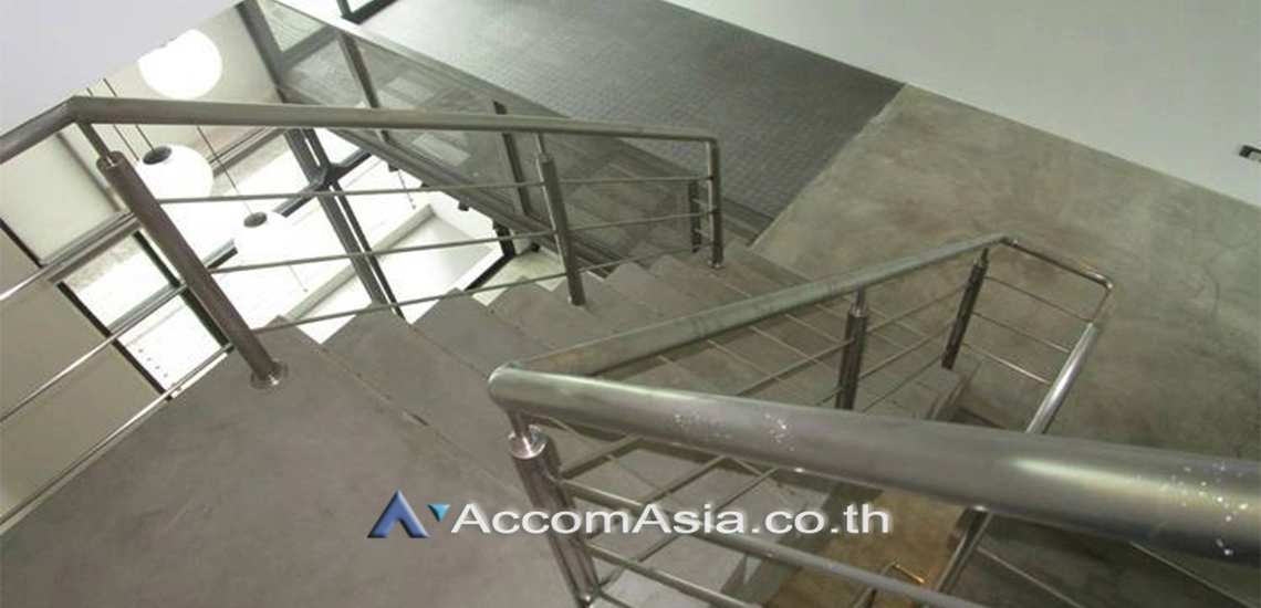 4  3 br Townhouse for rent and sale in Sukhumvit ,Bangkok BTS Thong Lo AA11213