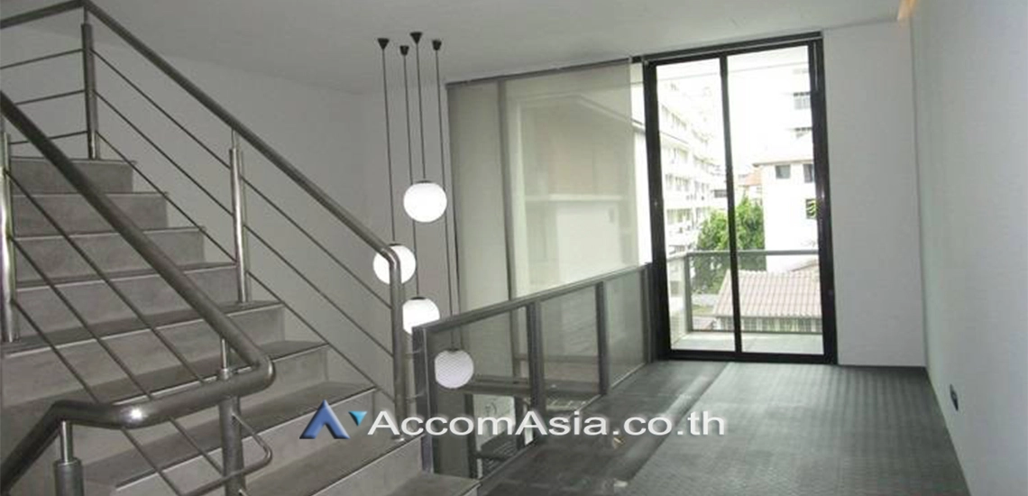  2  3 br Townhouse for rent and sale in Sukhumvit ,Bangkok BTS Thong Lo AA11213