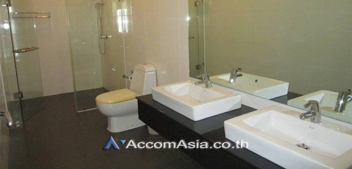 9  3 br Townhouse for rent and sale in Sukhumvit ,Bangkok BTS Thong Lo AA11213