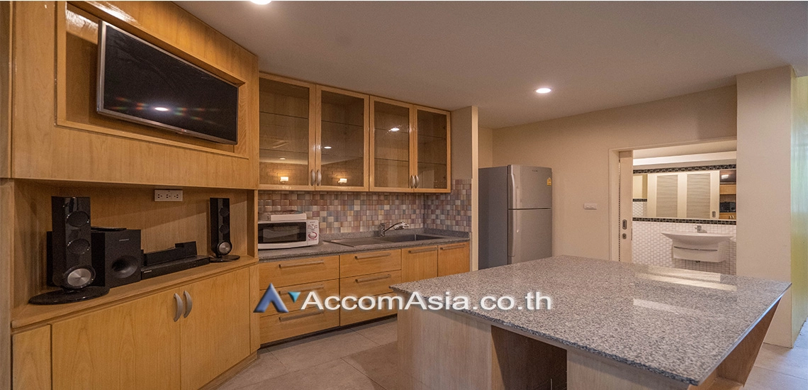 unit 3 Bedrooms  House For Rent & Sale in Sukhumvit, Bangkok  near BTS Phra khanong (AA11214)
