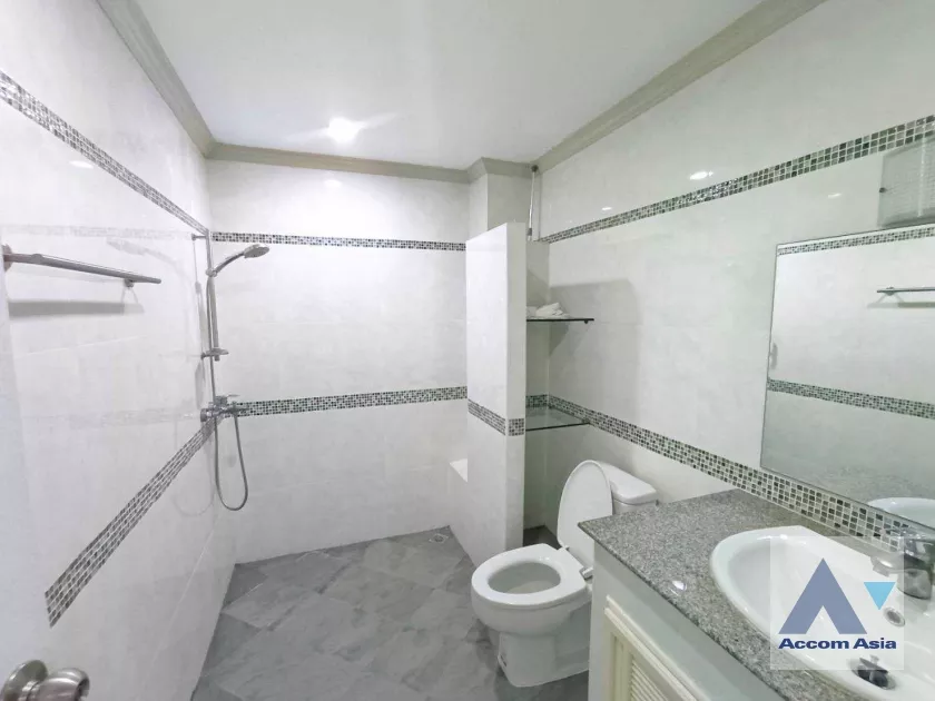 20  3 br Townhouse For Rent in Silom ,Bangkok BTS Chong Nonsi AA11246