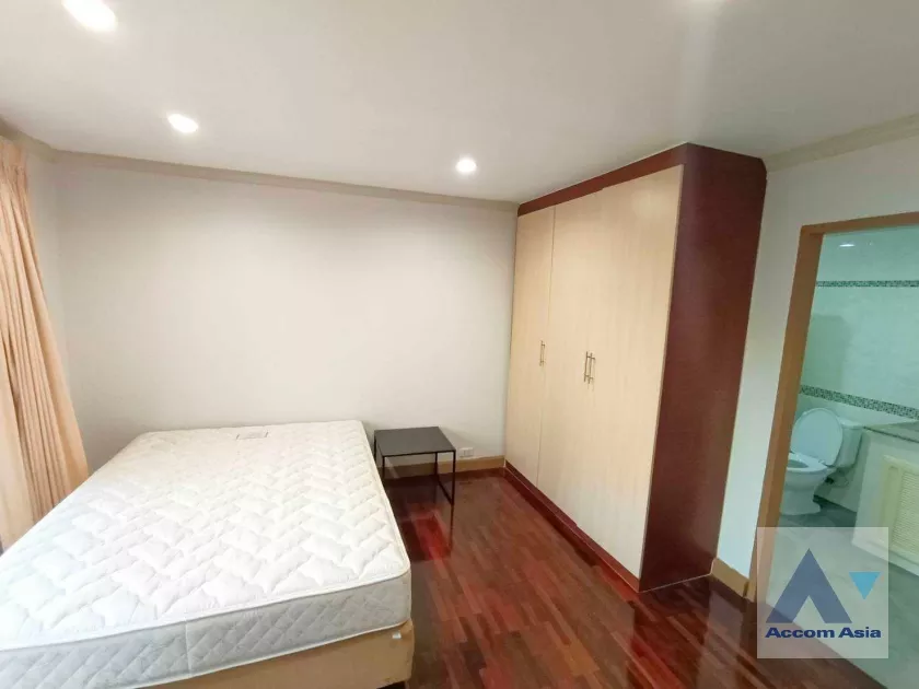 33  3 br Townhouse For Rent in Silom ,Bangkok BTS Chong Nonsi AA11246