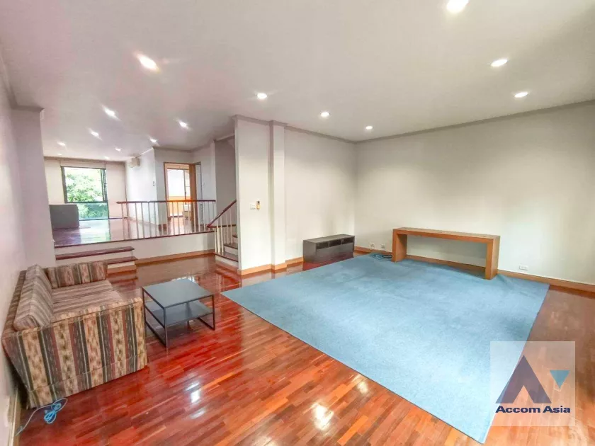 17  3 br Townhouse For Rent in Silom ,Bangkok BTS Chong Nonsi AA11246