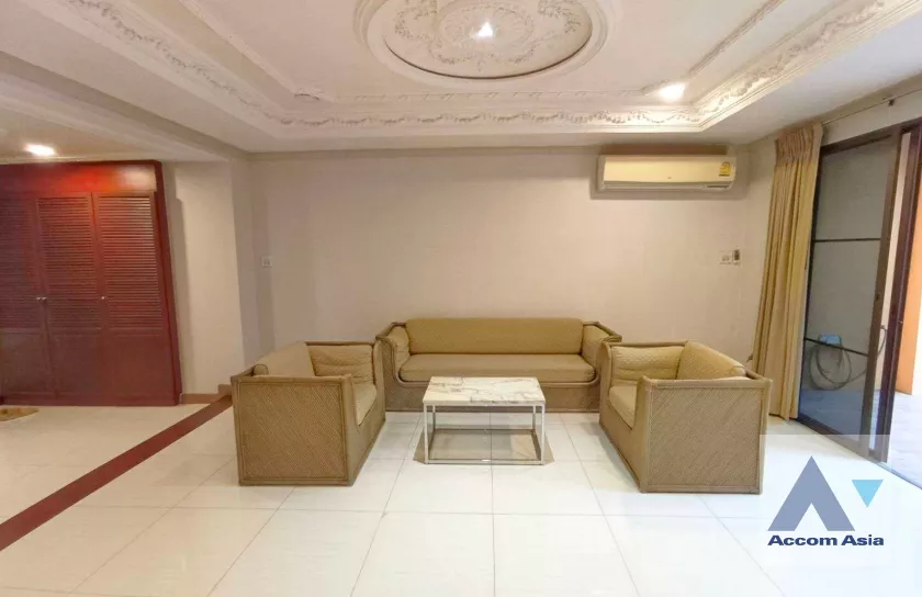 6  3 br Townhouse For Rent in Silom ,Bangkok BTS Chong Nonsi AA11246