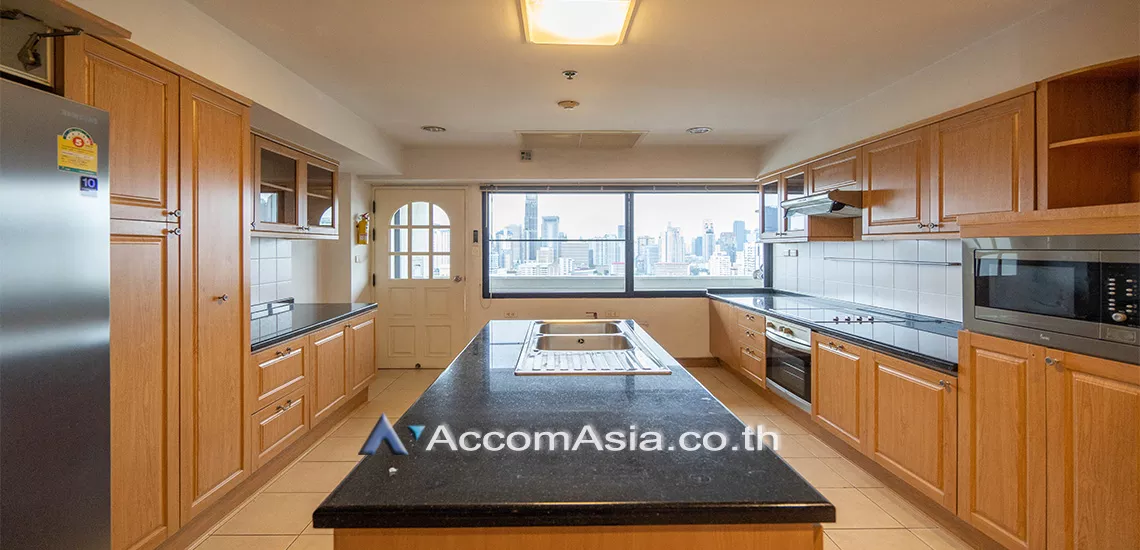 8  6 br Apartment For Rent in Sukhumvit ,Bangkok BTS Phrom Phong at High quality of living AA11251