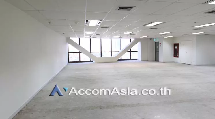  2  Office Space For Rent in Sathorn ,Bangkok BTS Surasak at Chartered Square Building AA11274