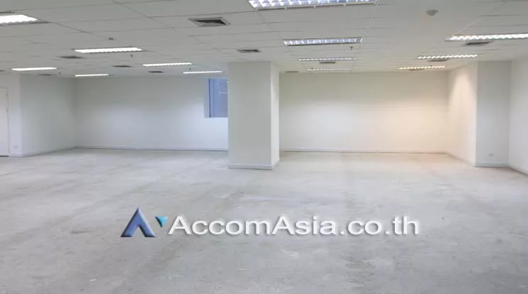 4  Office Space For Rent in Sathorn ,Bangkok BTS Surasak at Chartered Square Building AA11274