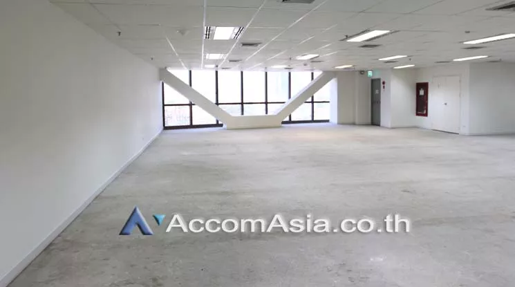  1  Office Space For Rent in Sathorn ,Bangkok BTS Surasak at Chartered Square Building AA11280