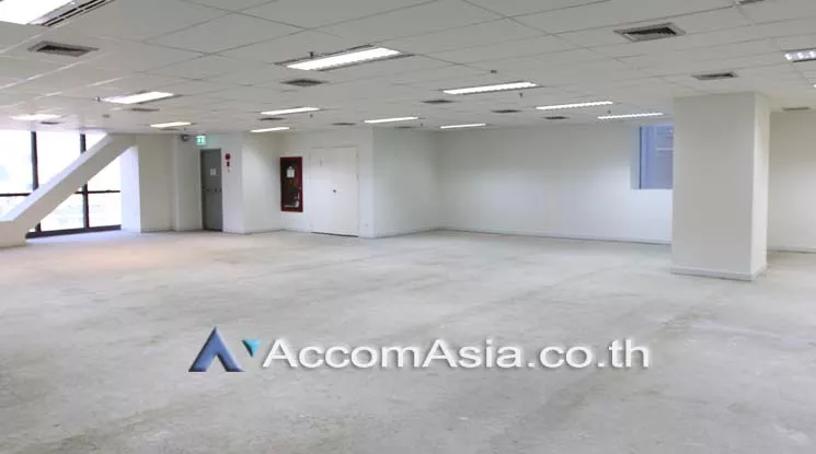 4  Office Space For Rent in Sathorn ,Bangkok BTS Surasak at Chartered Square Building AA11280
