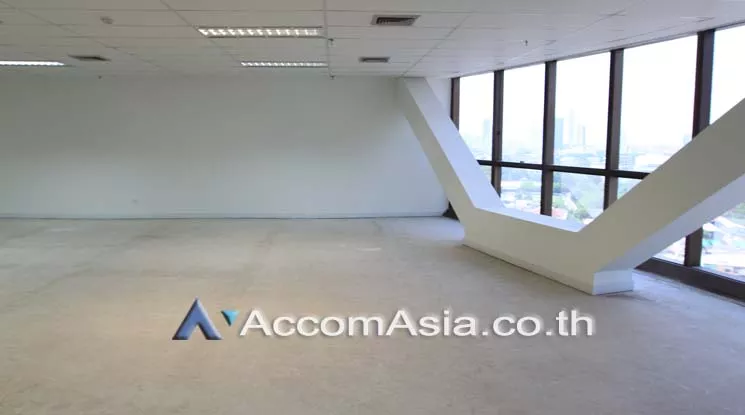 6  Office Space For Rent in Sathorn ,Bangkok BTS Surasak at Chartered Square Building AA11280