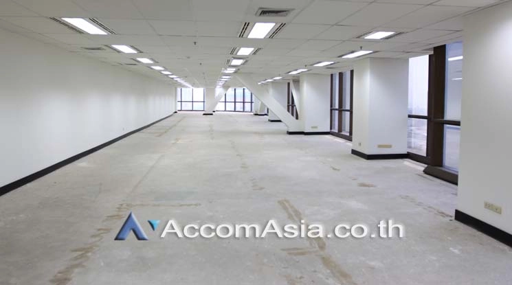 4  Office Space For Rent in Sathorn ,Bangkok BTS Surasak at Chartered Square Building AA11283