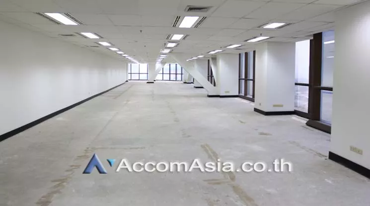 4  Office Space For Rent in Sathorn ,Bangkok BTS Surasak at Chartered Square Building AA11283