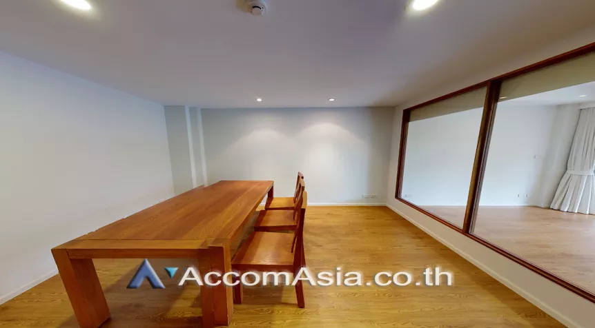 Duplex Condo, Pet friendly |  Low rise - Cozy Apartment Apartment  4 Bedroom for Rent BTS Chong Nonsi in Sathorn Bangkok