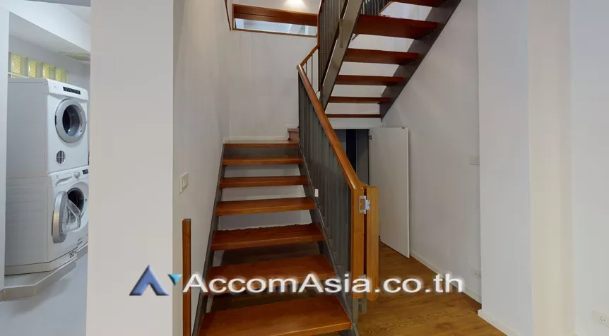 5  4 br Apartment For Rent in Sathorn ,Bangkok BTS Chong Nonsi at Low rise - Cozy Apartment AA11288