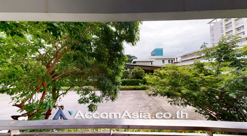10  4 br Apartment For Rent in Sathorn ,Bangkok BTS Chong Nonsi at Low rise - Cozy Apartment AA11288