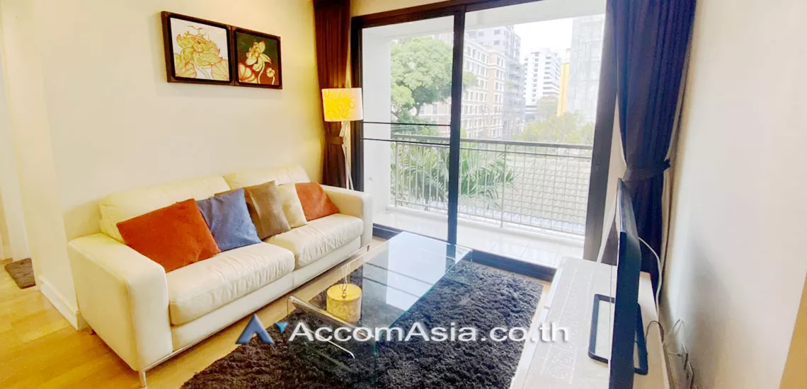 unit 2 Bedrooms  Condominium For Rent in Silom, Bangkok  near BTS Chong Nonsi (AA11294)