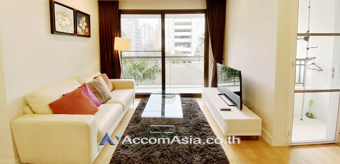  2 Bedrooms  Condominium For Rent in Silom, Bangkok  near BTS Chong Nonsi (AA11294)