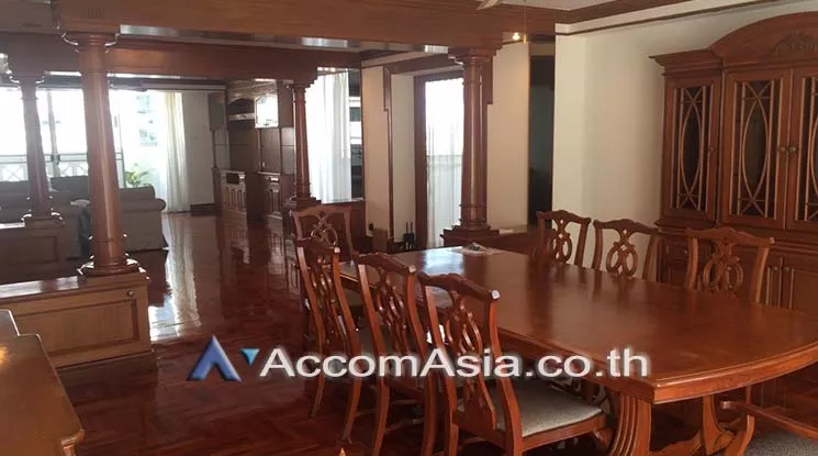 unit 4 Bedrooms  Apartment For Rent in Sukhumvit, Bangkok  near BTS Asok - MRT Sukhumvit (AA11327)